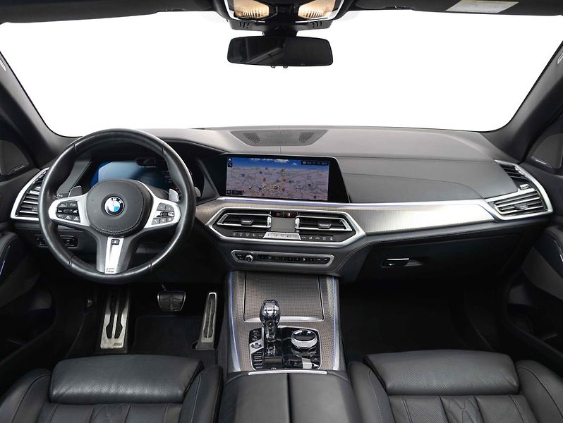 BMW X5 M50i - fotka 16 z 23
