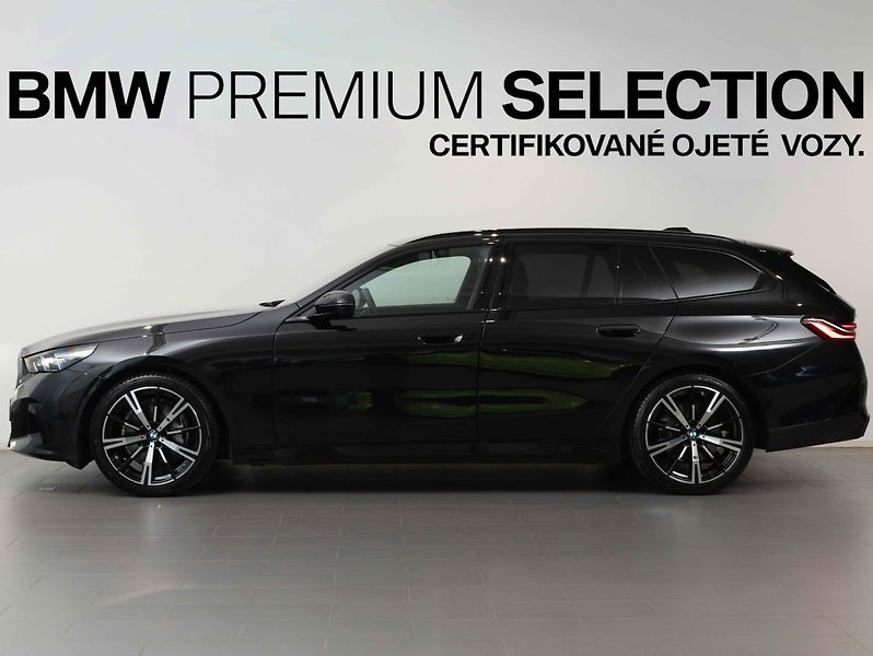 BMW Řada 5 540d xDrive Touring - fotka 2 z 22