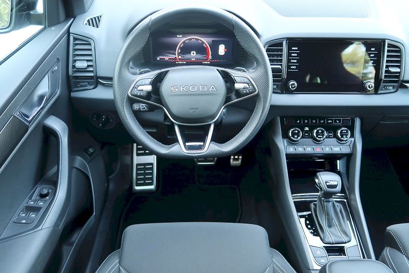 Škoda Karoq (2025) SPORTLINE 1.5 TSI 110 kW DSG - fotka 25 z 29