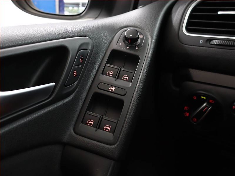 Volkswagen Golf (2012) 1.2 TSI, Tempomat - fotka 13 z 14