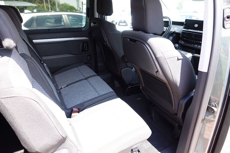 Toyota ProAce Verso 2.0 Diesel 144 6 MT 5D L2 Fami - fotka 12 z 33