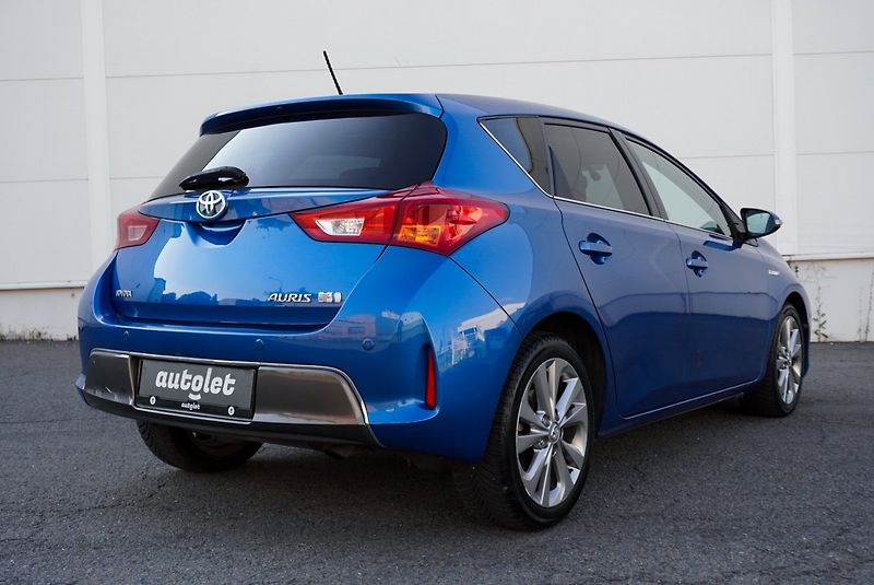Toyota Auris 1.8i/Hybrid/Pano/NAVI/ - fotka 8 z 27