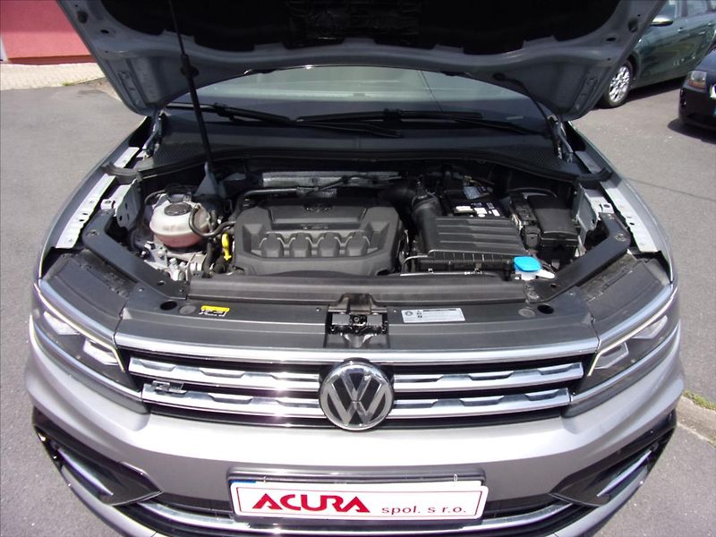 Volkswagen Tiguan 2,0 TSI R-Line 4Motion DSG - fotka 30 z 30