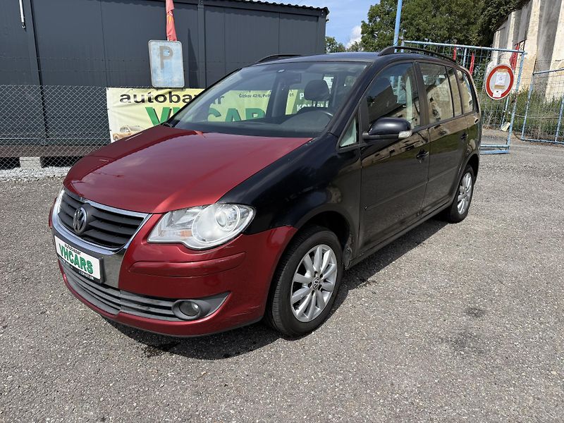 Volkswagen Touran 2,0TDI - fotka 1 z 20