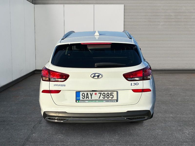 Hyundai i30 (2023) SMART 1.0T-GDI 88kW CZ DPH - fotka 5 z 11