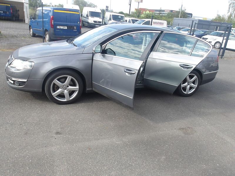 Volkswagen Passat 2,0FSi - fotka 15 z 42