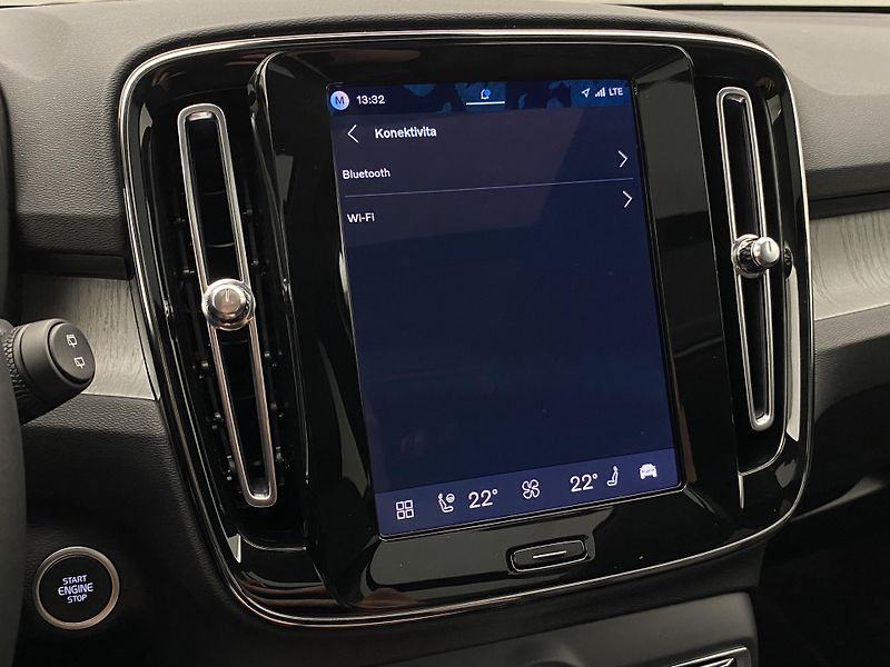 Volvo XC40 (2026) B3 AUT DARK ULTRA - fotka 60 z 66