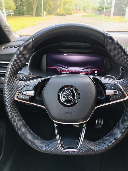 Škoda Kamiq 1.5TSi MONTE CARLO DSG ACC - fotka 9 z 11