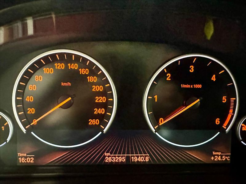 BMW X6 3,0 d X-Drive M-Sport DPH - fotka 13 z 36