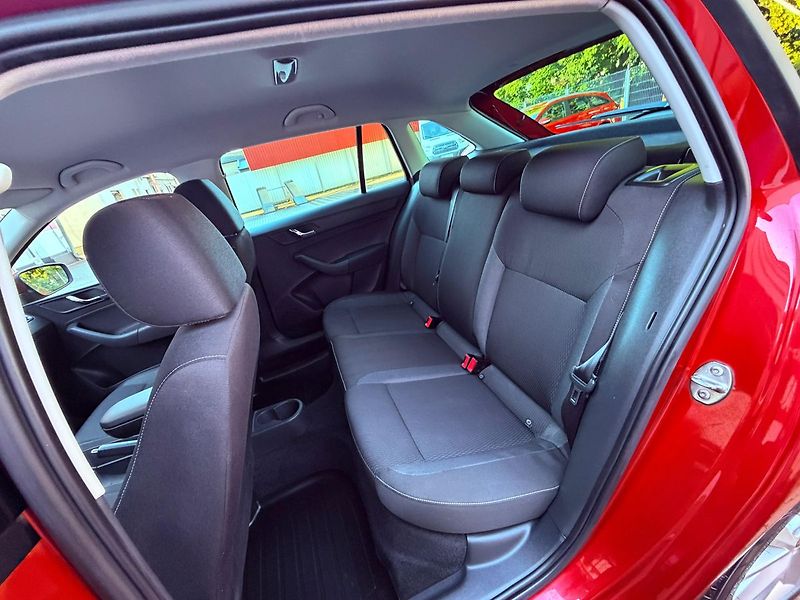 Škoda Rapid 1.2 TSi Ambition Spaceback, Se - fotka 11 z 26