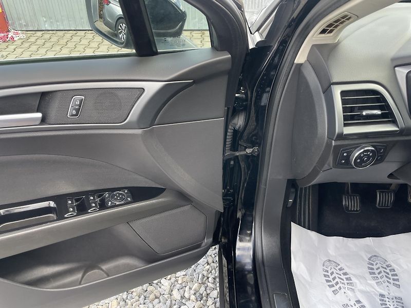Ford Mondeo 2.0TDCi 150PS MANUAL COMBI STK - fotka 92 z 154