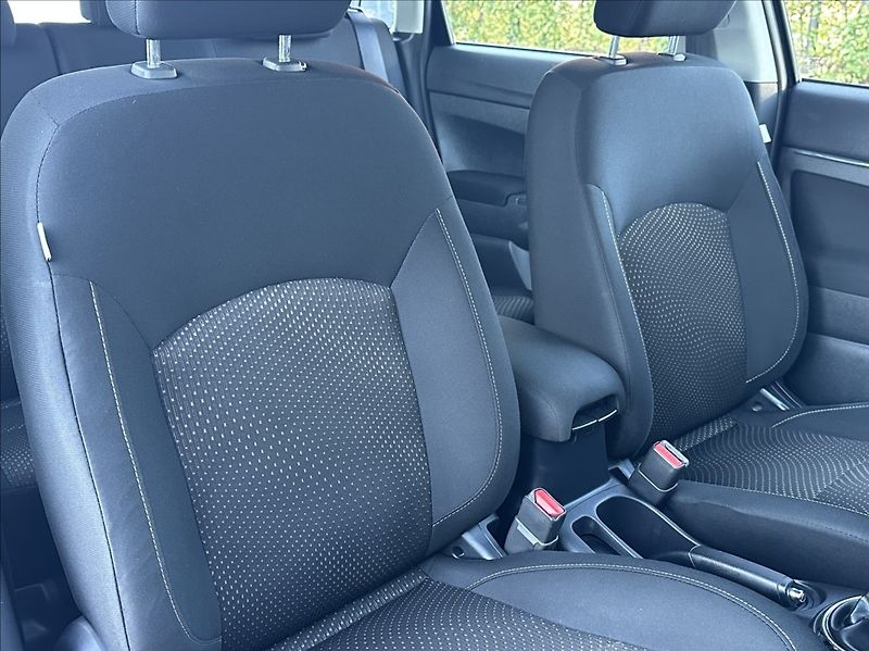Mitsubishi ASX 1,6 117PS  Invite - fotka 17 z 48