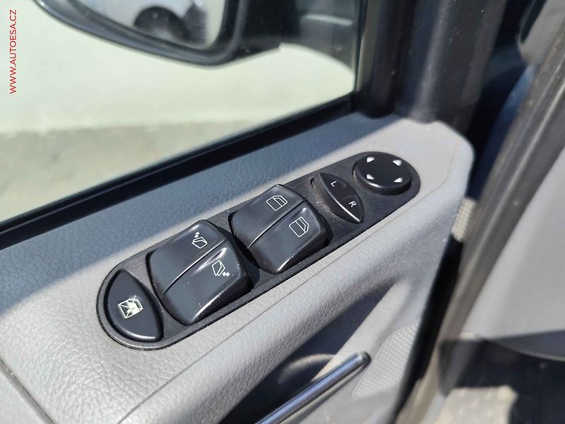 Mercedes-Benz Viano (2005) 2.2CDi L2 - fotka 19 z 20