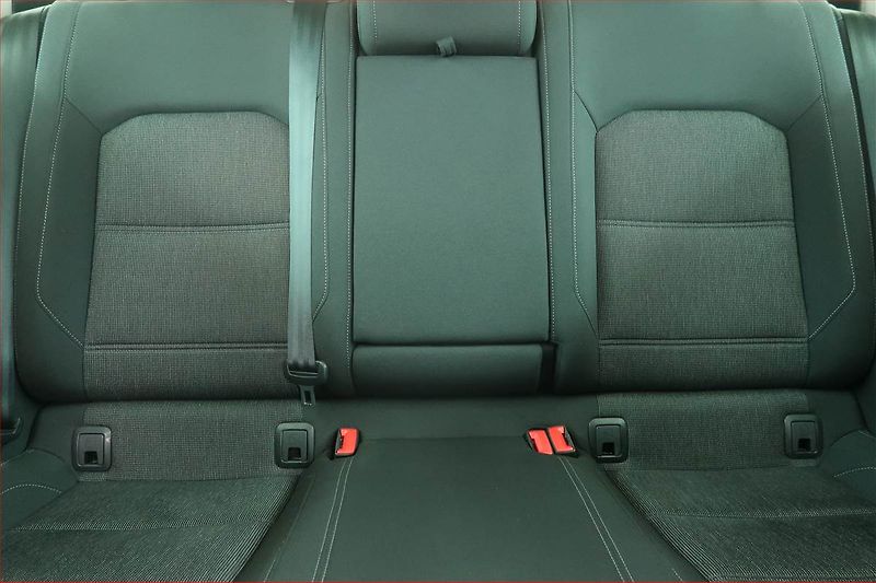 Volkswagen Passat (2015) 1.6 TDI, Navi, Tempomat - fotka 10 z 17