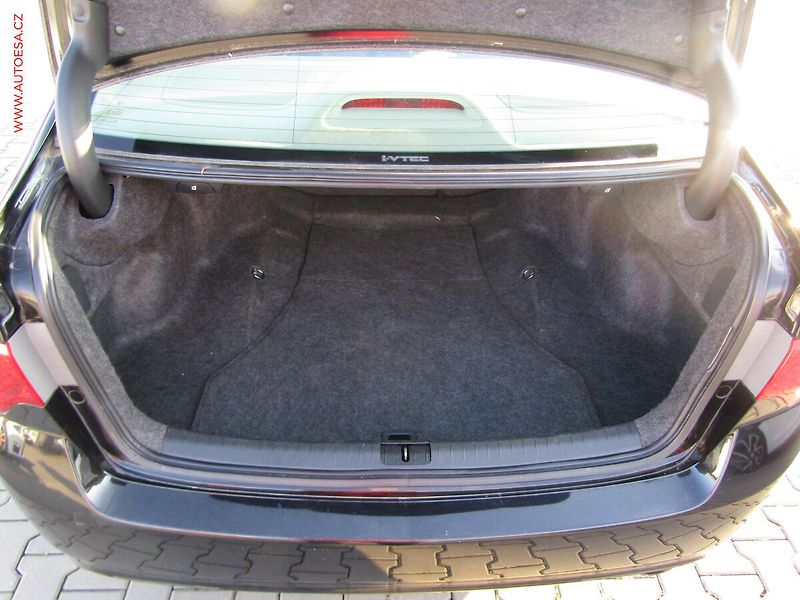 Honda Accord (2009) 2.0i, AT, STK04/2026 - fotka 8 z 20