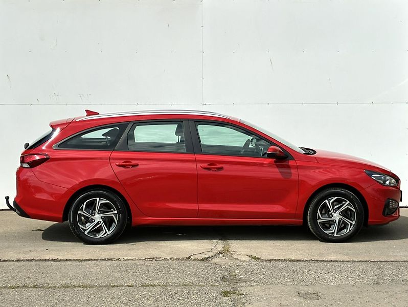 Hyundai i30 1.5 DPi 81kW FAMILY Comfort - fotka 3 z 21