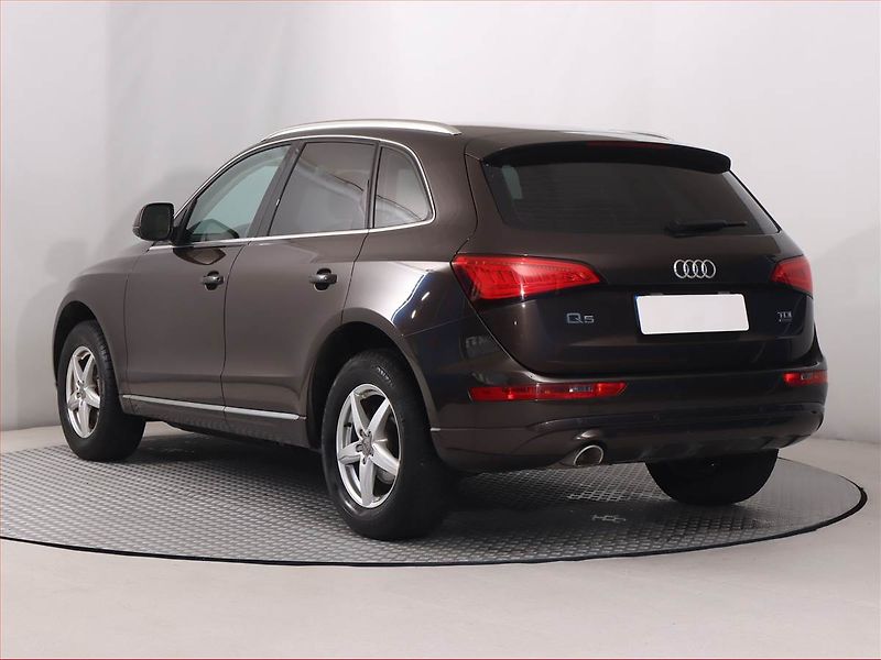 Audi Q5 (2012) design 2.0 TDI, 4X4, Automat - fotka 4 z 19