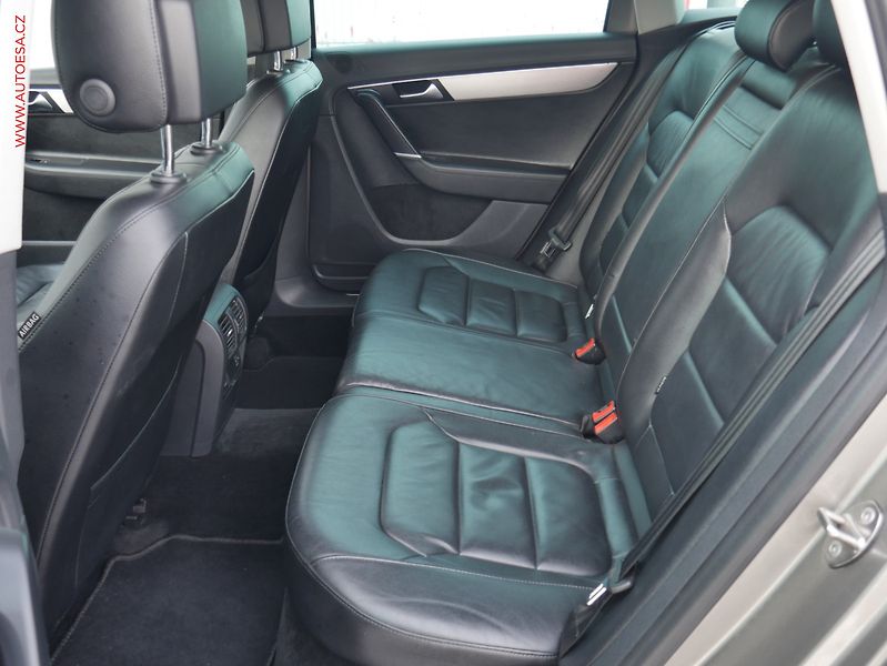 Volkswagen Passat (2013) 2.0 TDi 4x4, ČR, DSG, kůže - fotka 10 z 23