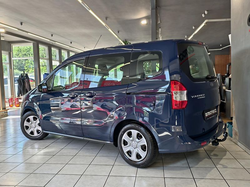 Ford Tourneo Courier 1.5 TDCi VÝHŘEVY, PDC, ČR, DPH - fotka 24 z 24