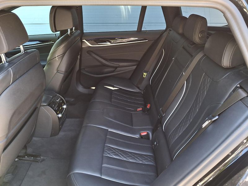 BMW Řada 5 540d xDrive Touring M-Sport - fotka 14 z 16