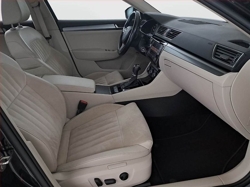 Škoda Superb (2015) Style Plus 1.4 TSI, Automat - fotka 9 z 22