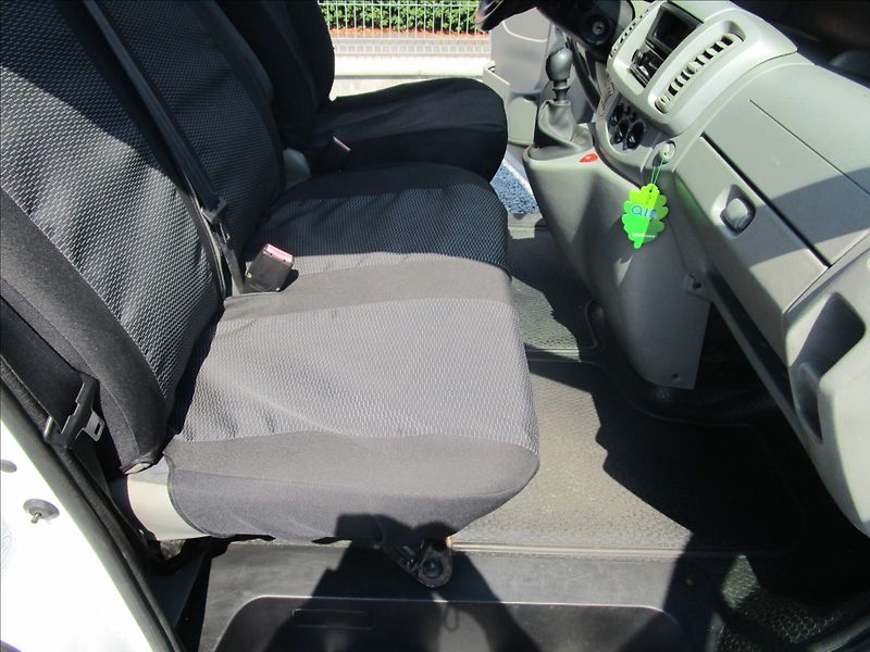 Renault Trafic 2.0dCi 115 Passenger, 9 míst - fotka 17 z 41