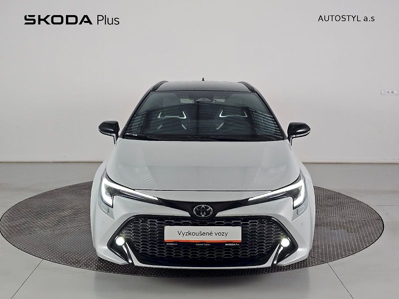 Toyota Corolla (2025) TS 1.8HEV 140k GR SPORT - fotka 4 z 27