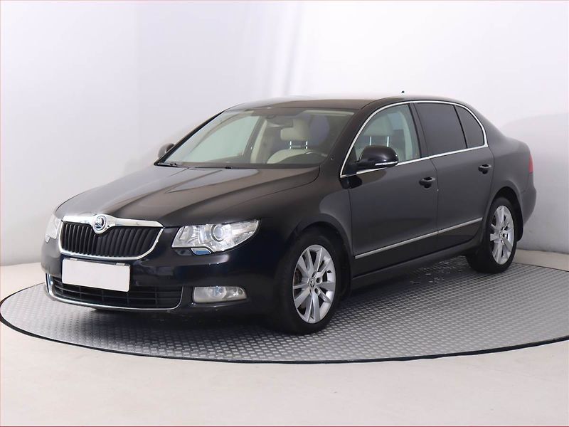 Škoda Superb (2011) 2.0 TDI, Navi, Xenony - fotka 2 z 18