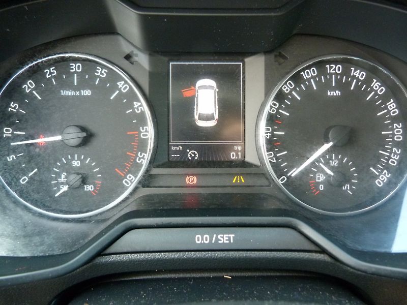 Škoda Octavia 2.0 TDI JOJ - fotka 22 z 27