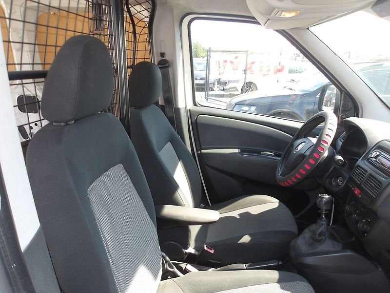 Fiat Dobló cargo 1,4i ČR 1.MAJ.! -21%DPH !!! - fotka 28 z 33
