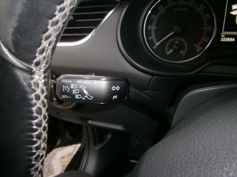Škoda Octavia 1,6 TDI KLIMA  koup. ČR - fotka 12 z 15