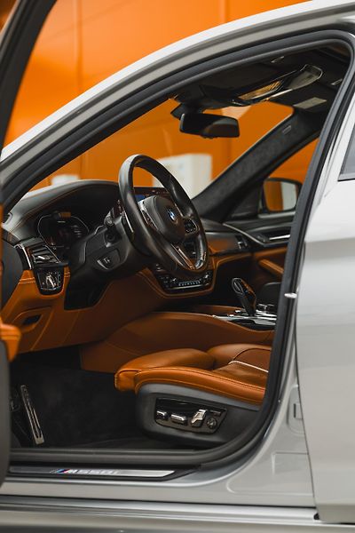 BMW Řada 5 (2020) M550i xdrive - fotka 8 z 19