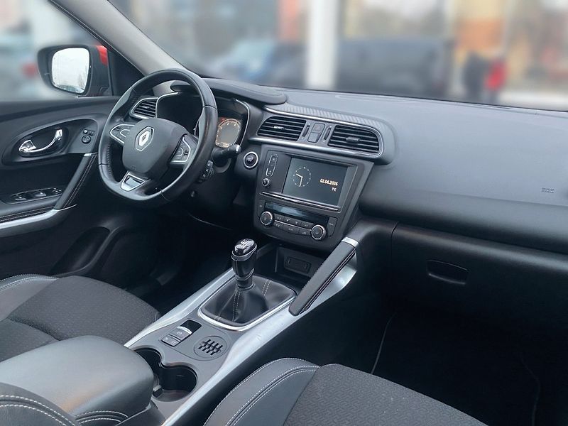 Renault Kadjar (2015) 1,2tce 96kw, Intens, Nová STK - fotka 18 z 21