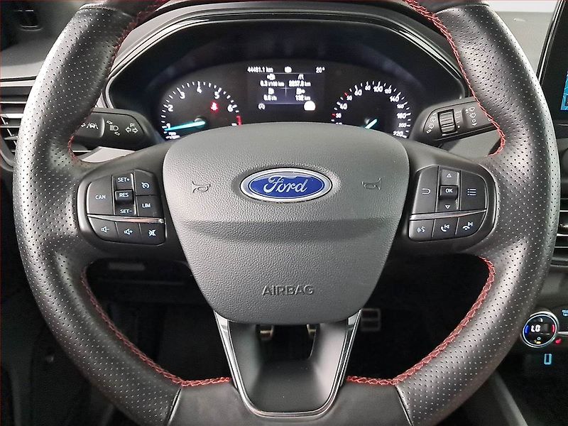 Ford Focus (2018) ST-Line 1.0 EcoBoost - fotka 19 z 22