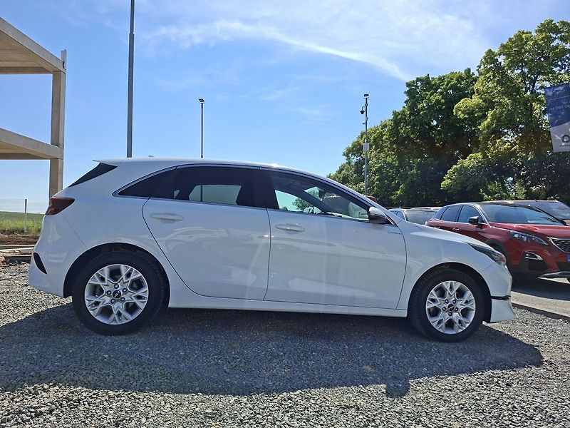 Kia Ceed 1,6 CRDI 136K M6 1.MAJ! - fotka 9 z 23
