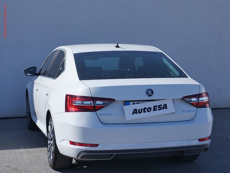 Škoda Superb (2016) 2.0 TDI, ČR, L&K, DSG - fotka 6 z 29