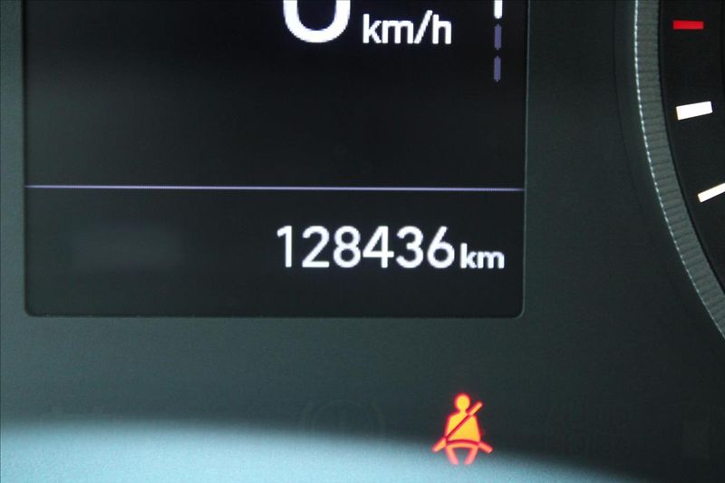 Hyundai Tucson 1,6 CRDi  ČR,1MAJ,AT,ADVENTURE - fotka 9 z 36