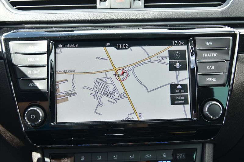Škoda Superb 2.0TSI 206kW 4x4 L&K ACC TAŽNÉ - fotka 20 z 37
