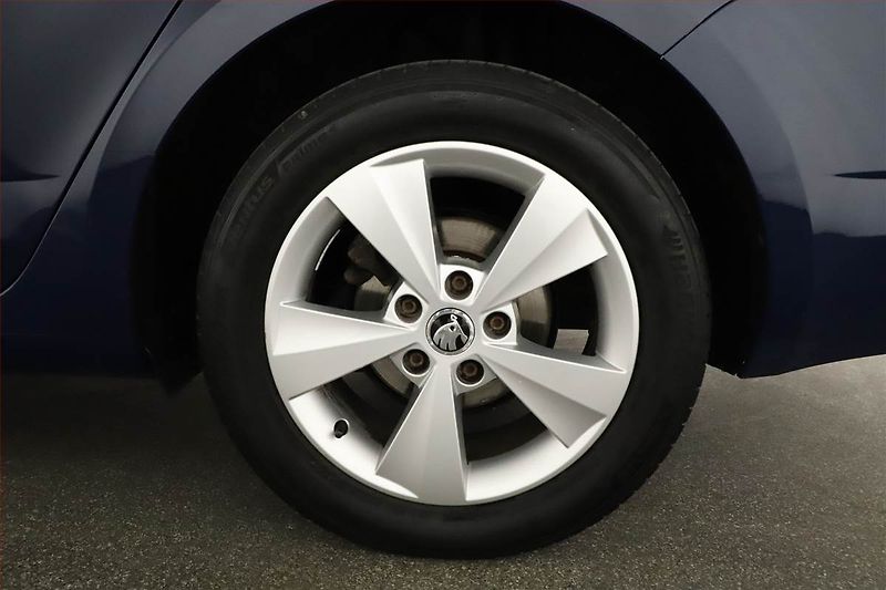 Škoda Octavia (2015) 2.0 TDI, ČR,1.maj, Tempomat - fotka 15 z 15