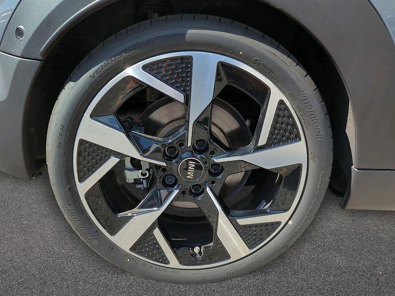Mini Cooper Cabrio S - fotka 17 z 18