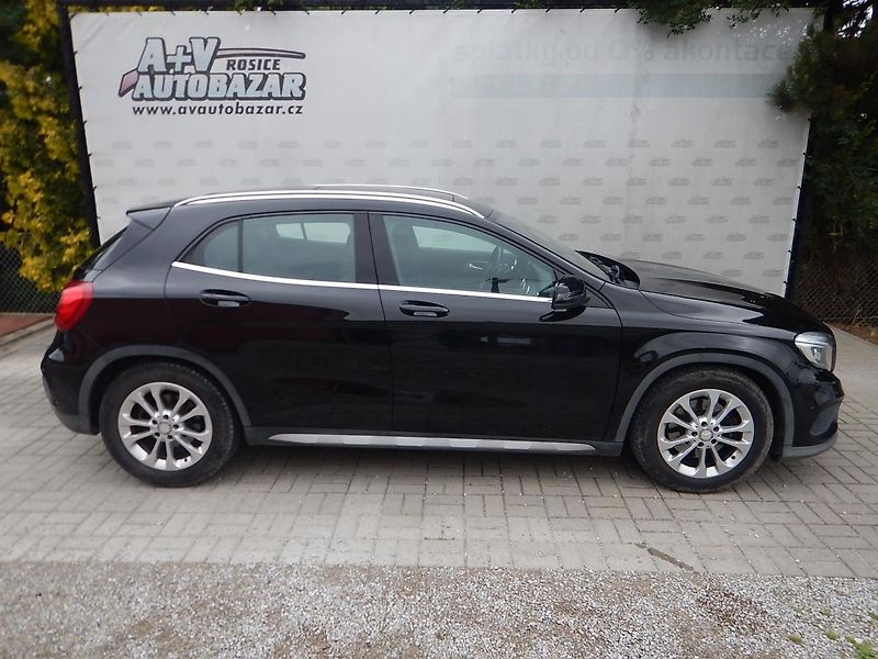 Mercedes-Benz GLA 220 CDI 4MATIC AMG AUTOMAT - fotka 6 z 33