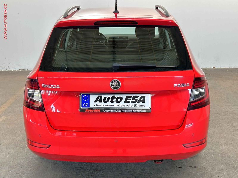 Škoda Fabia (2019) 1.0 TSi, ČR, LED, park.čidla - fotka 5 z 16