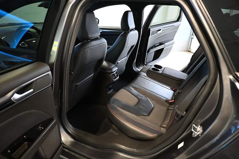 Ford Mondeo (2018) 2.0 ST-LINE 132 KW LED ACC Taž - fotka 9 z 36