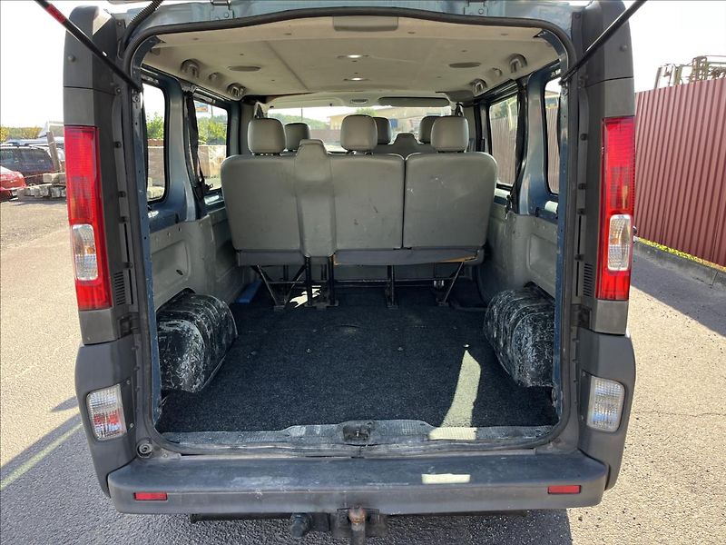 Opel Vivaro 2,5 CDTi 9.MÍST ROZVODY TAŽNÉ - fotka 28 z 37