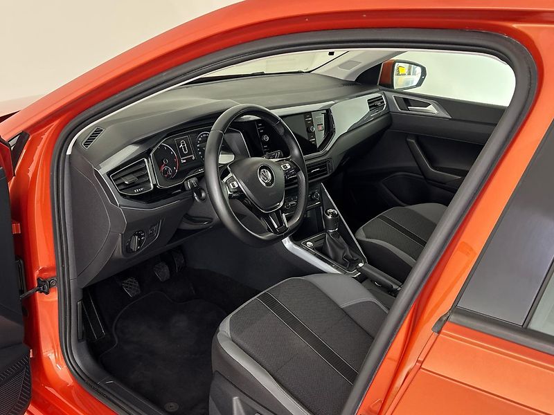 Volkswagen Polo Highline - fotka 6 z 27