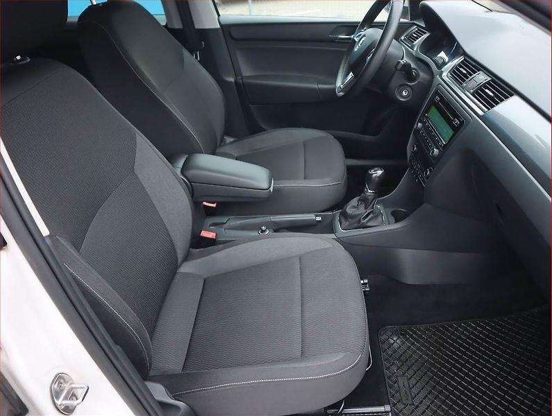Škoda Rapid (2015) 1.2 TSI, Tempomat - fotka 9 z 18