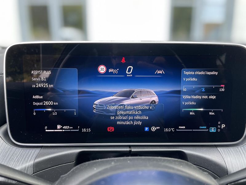 Mercedes-Benz Třídy C 220d 4Matic - fotka 24 z 35