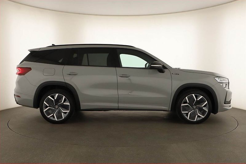 Škoda Kodiaq (2025) 2.0 TDI, SPORTLINE, KEYLESS - fotka 6 z 19