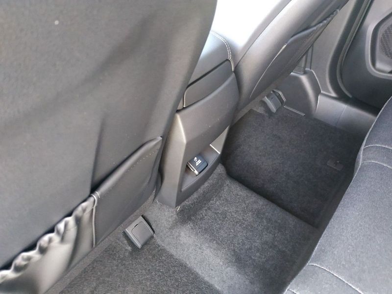 KGM Korando 1.5T, Style+2WD, AT, SKLADEM - fotka 14 z 32