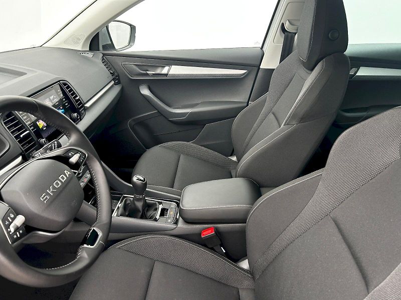 Škoda Karoq (2025) 2.0 TDI 85kW MP6 Selection - fotka 24 z 33